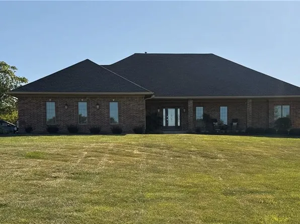 11530 S Pine St, Olathe, KS 66061