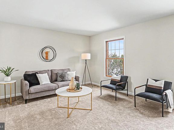 5th image of 344 Eddington Ave