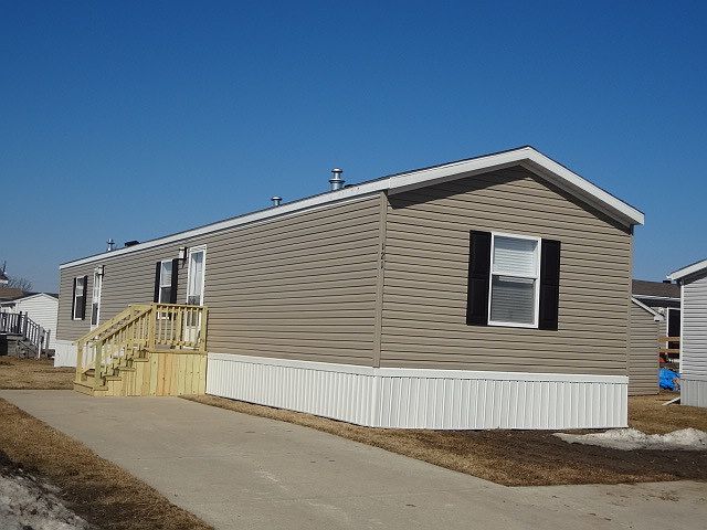 1st image of 121 Meadow Ln