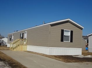 121 Meadow Ln, Port Huron, MI 48060