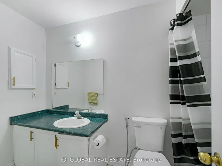 2 Sir Lou Dr #139 — Photo 14