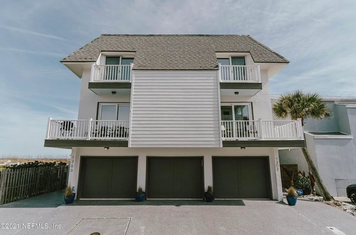 3 bed, 3.5 bath, 2100 sqft, $7,000 — Photo 1