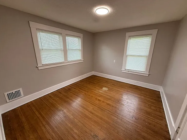 433 Norwood Ave — Photo 13