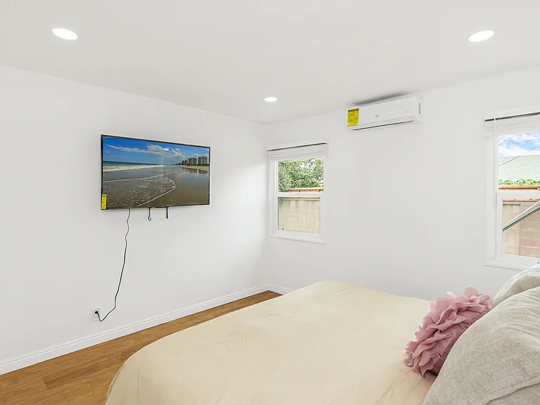 902 Alene Cir #A — Photo 14