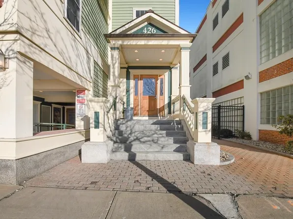 426 Main St Unit 406, Stoneham, MA 02180