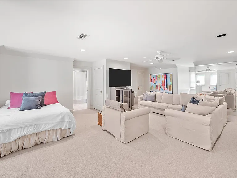 1235 Wynden Oaks Garden Dr — Photo 36