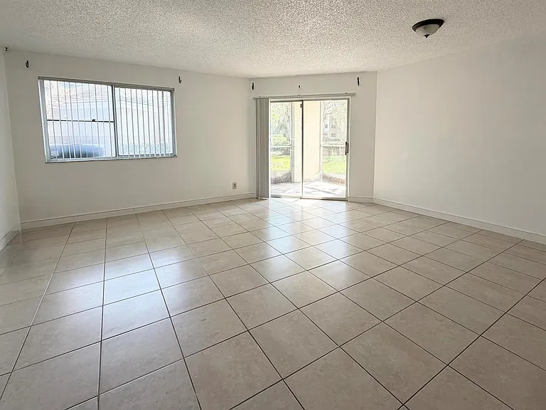 9977 Westview Dr #111 — Photo 8