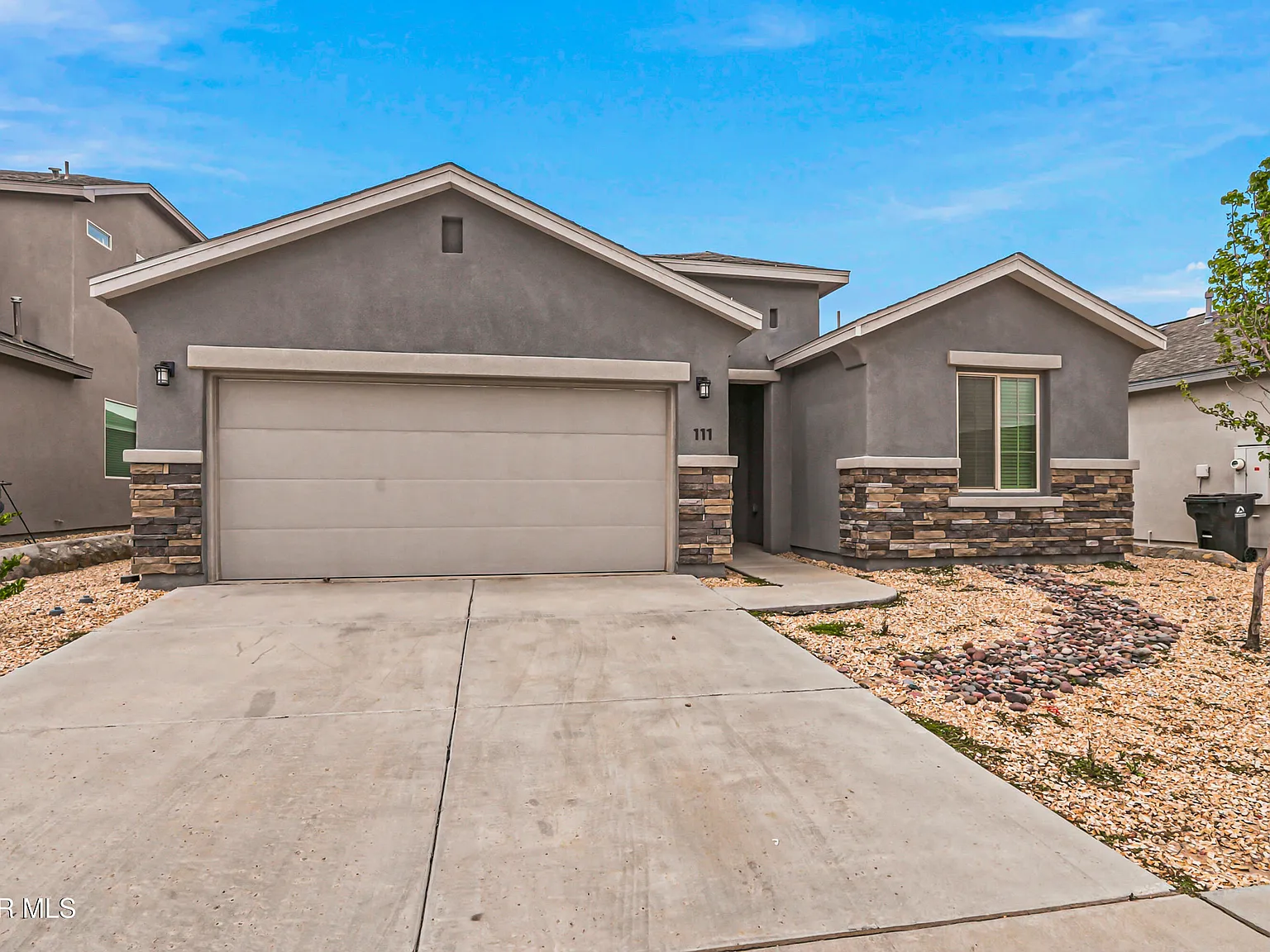 4 bed, 2.0 bath, 1762 sqft, $2,400 — Photo 1