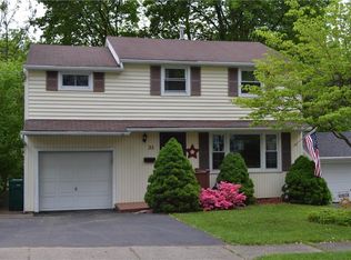 35 Dakeland Rd, Rochester, NY 14617