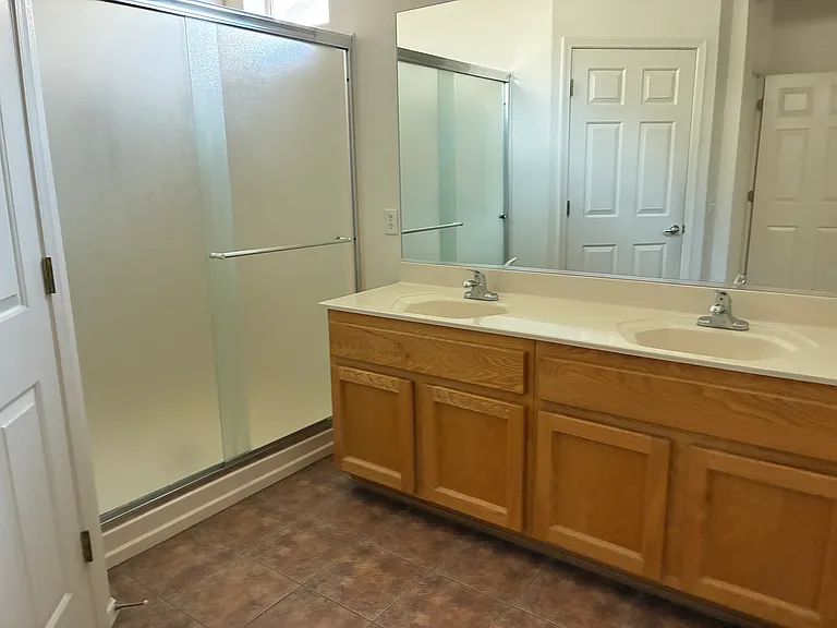2578 Woodson Ave — Photo 5