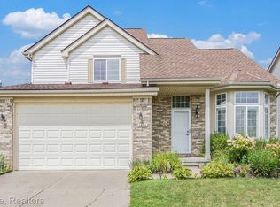 7673 Paint Creek Dr, Ypsilanti, MI 48197