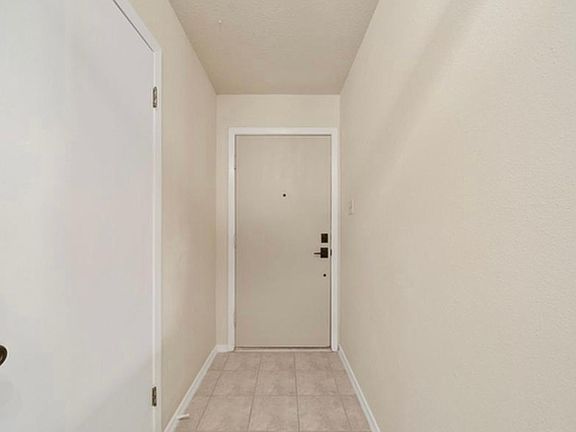 4th image of 5642 Fountainwood Dr