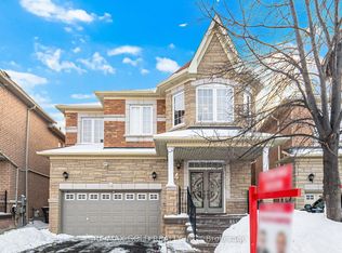 14 Ledgerock Rd, Brampton, ON L6P 2L7