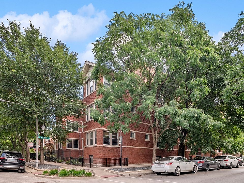 1st image of 3521 N Lakewood Ave #2