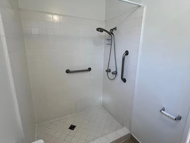 1065 S Holt Ave #2 — Photo 15