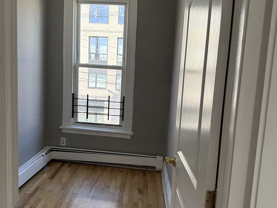69 Jewett Ave #3