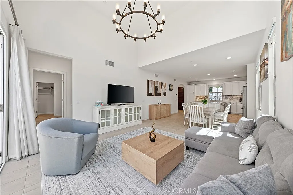 4 bed, 3.5 bath, 1889 sqft, $6,500 — Photo 2