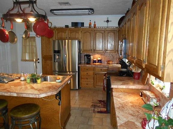 3rd image of 1519 Tanya Ln