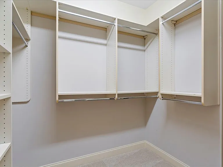 106 Grannon Ct — Photo 36