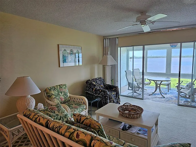 4765 Independence Dr — Photo 13