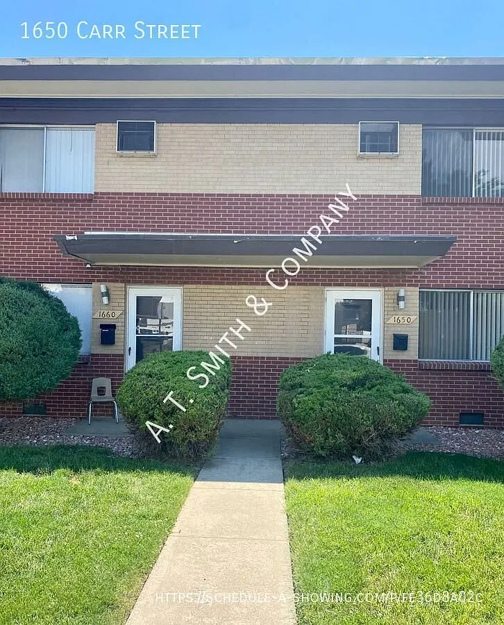 Move-In Special! 1 Month Free Rent! . . . Spacious 2-Story Townhome In Lakewood — Photo 2