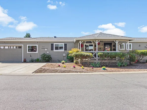 1841 Tamarac Ln, Grants Pass, OR 97527