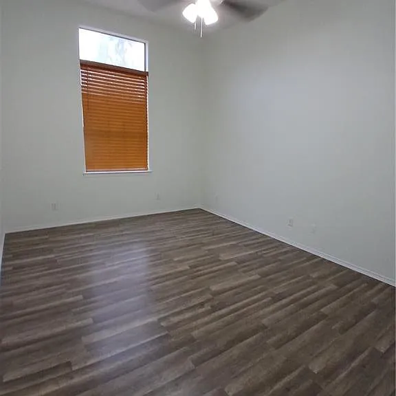 128 San Jacinto St — Photo 9