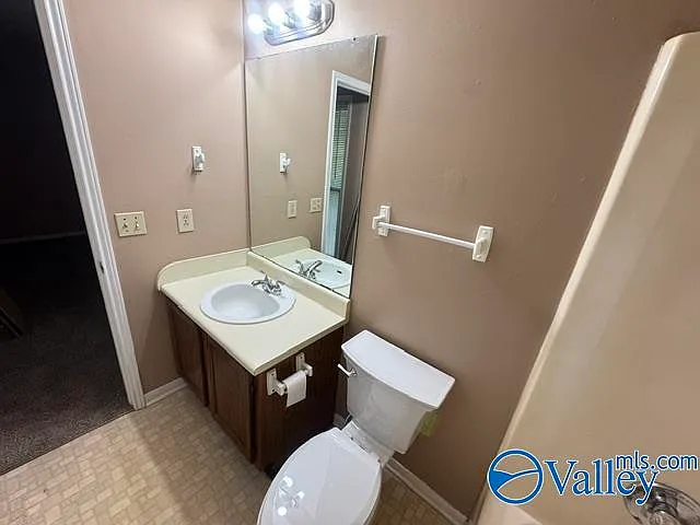 389 Oakland Rd — Photo 29