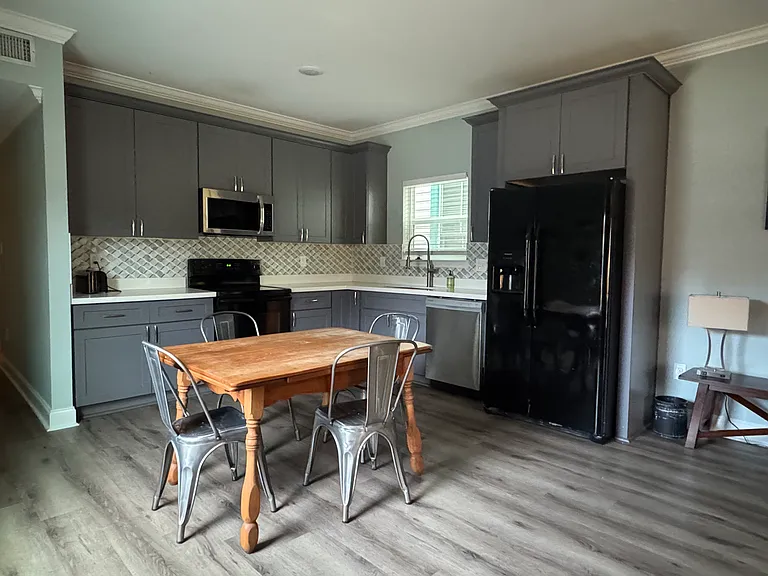 1710 Bayou Rd — Photo 3