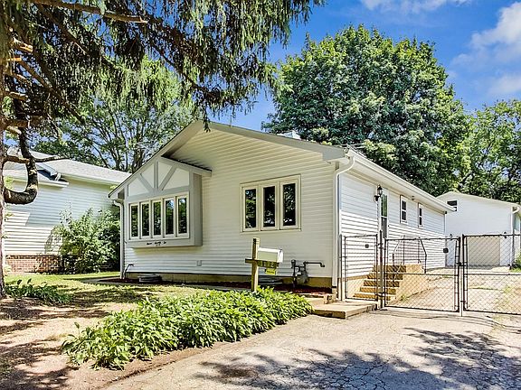 2nd image of 1172 Taylor Ave