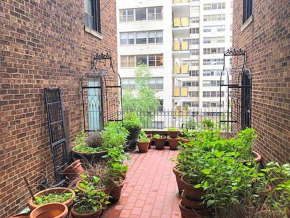 3rd image of 23 W 73rd St #203