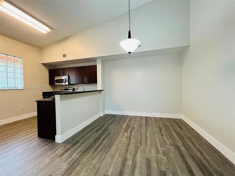 6944 SW 39th St #B203 — Photo 5