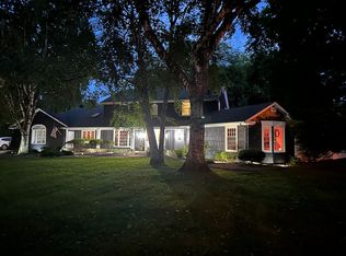 1 New England Dr, Rochester, NY 14618