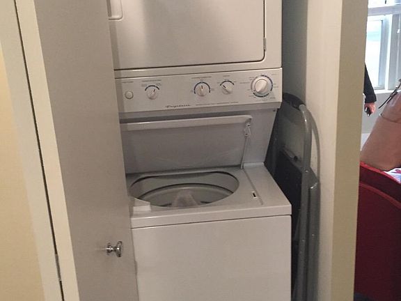 4th image of 3431 N Wolcott Ave #2