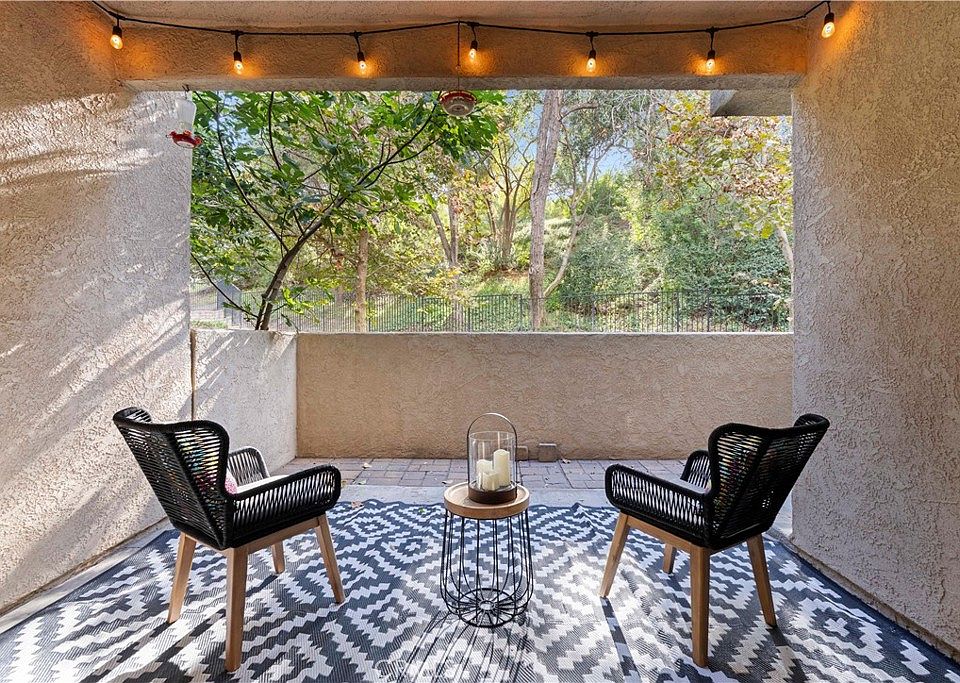 1st image of 23930 Arroyo Park Dr