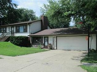 1404 Horse N Buggy Dr, Adel, IA 50003