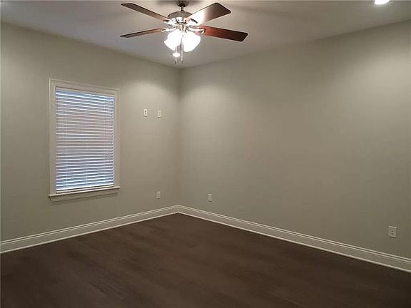 2nd image of 615 Sulphur Ave