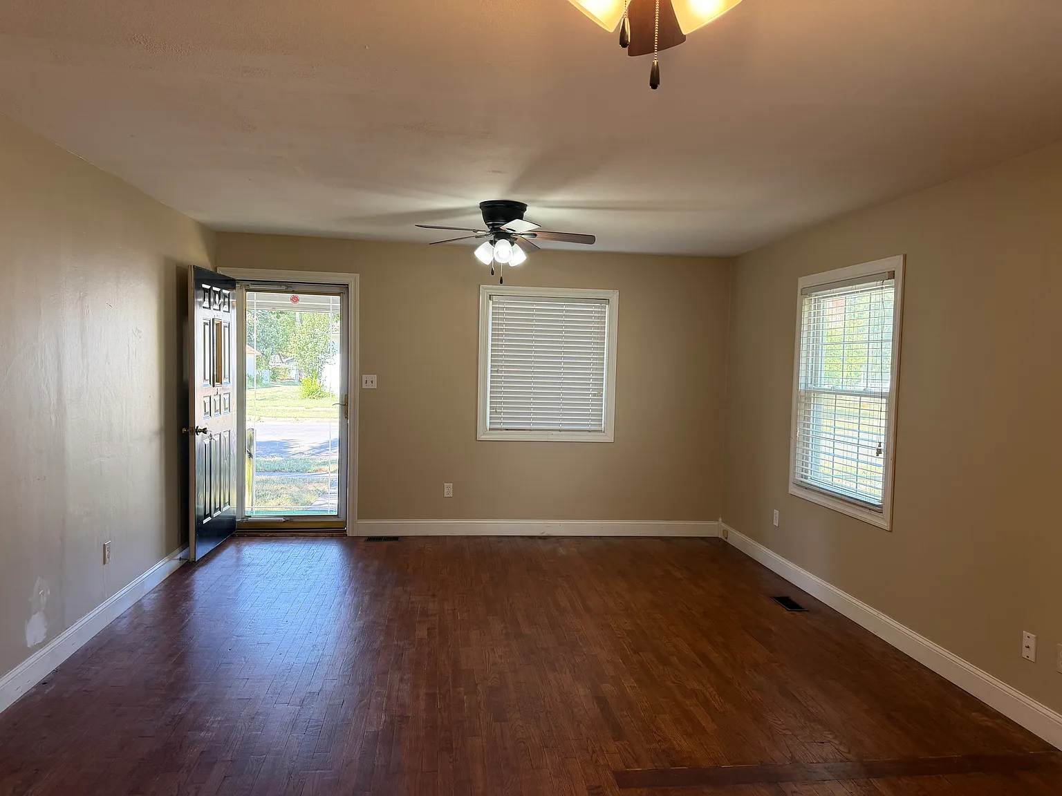 2 bed, 1025 sqft, $875 — Photo 4