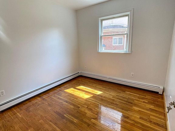 5th image of 401 Guyon Ave Floor 1