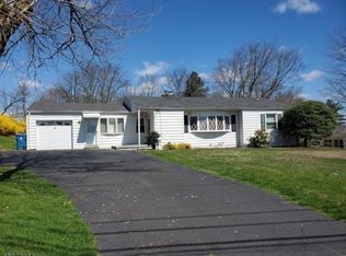 8 Cedar Grove Rd, Branchburg, NJ 08876