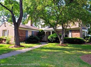 3200 Inverary Dr, Lansing, MI 48911