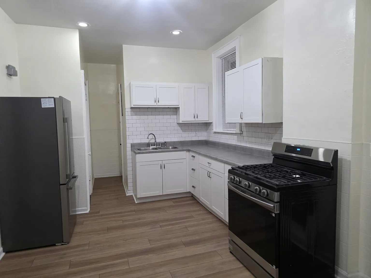 4130 Farlin Ave — Photo 2