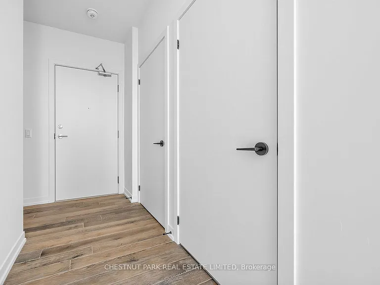 759 Queen St E #Penthouse 1 — Photo 2