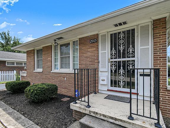 3rd image of 2905 Brownlee Ave