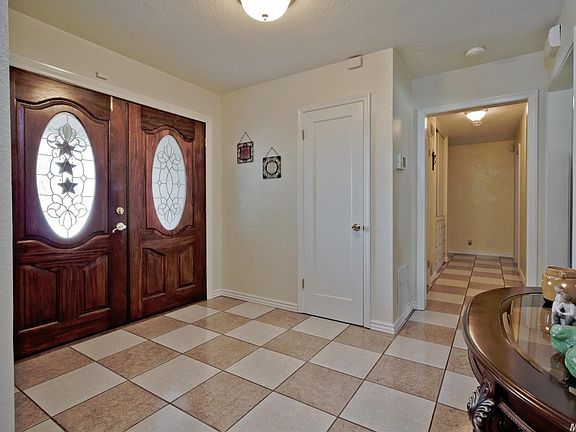 5th image of 1003 S Yosemite Ave