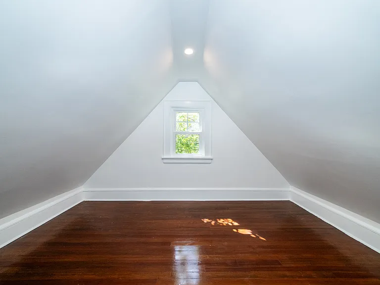 Bonus or extra closet space