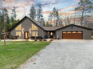 W10556 Fox Ln, Crivitz, WI 54114