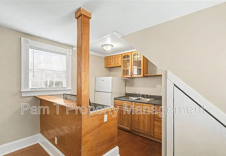 124 E Henry St #D — Photo 5