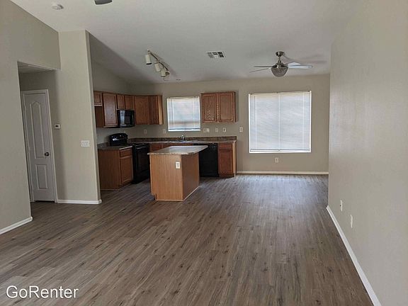3rd image of 11017 W Wilshire Dr #21175732