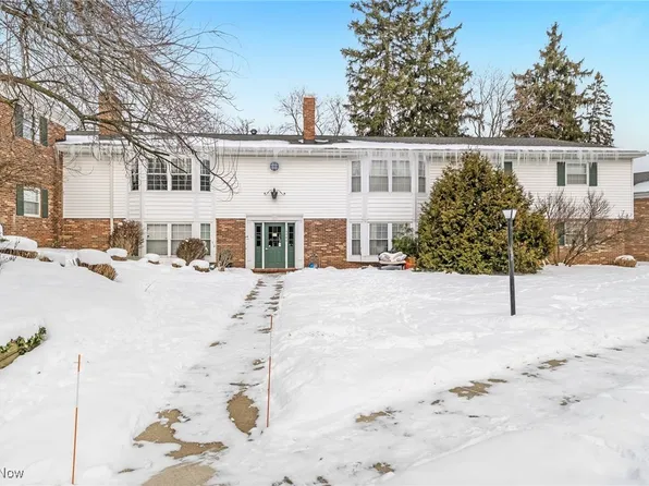 6985 Carriage Hill Dr APT 204, Brecksville, OH 44141